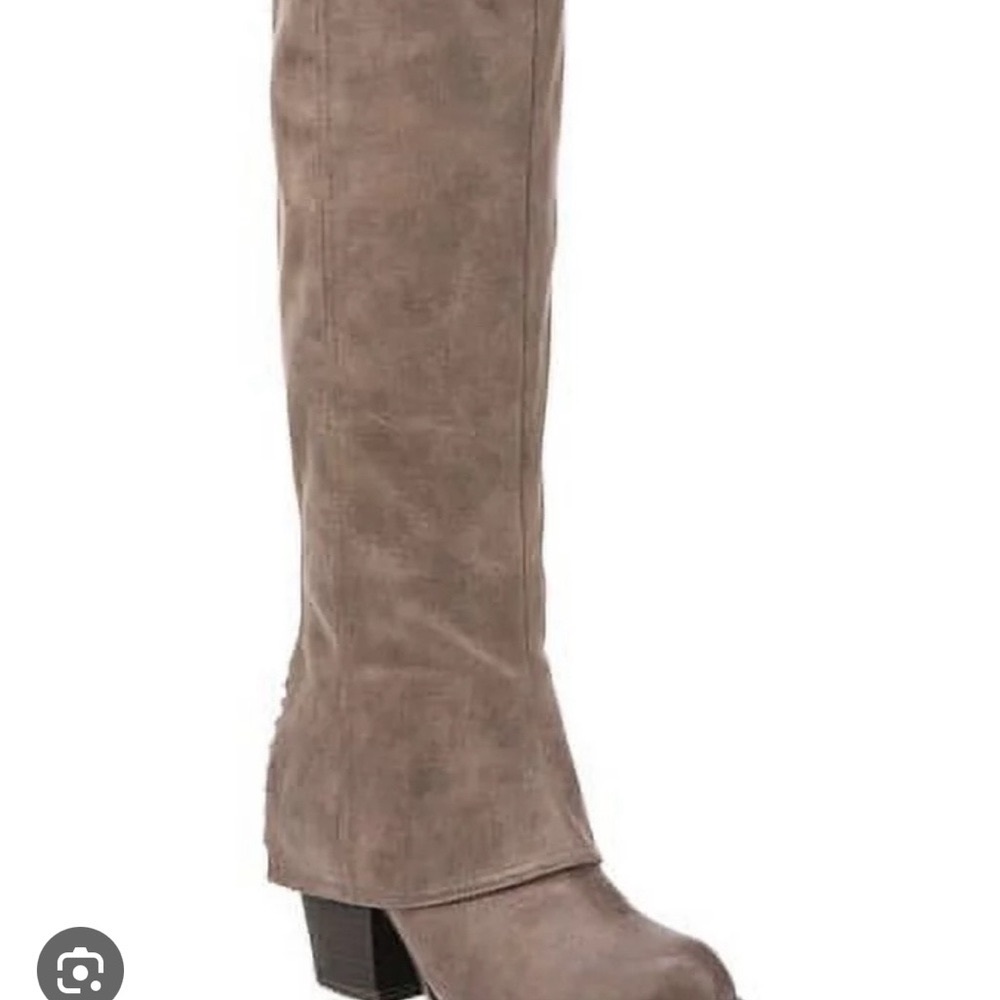 Boots by Fergie Lundry Sand 7.5